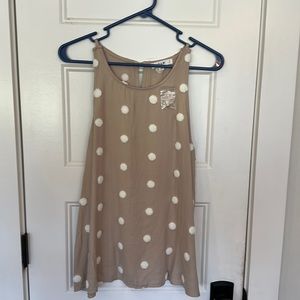 E & M top NWT super cute tan top with white dots sz small